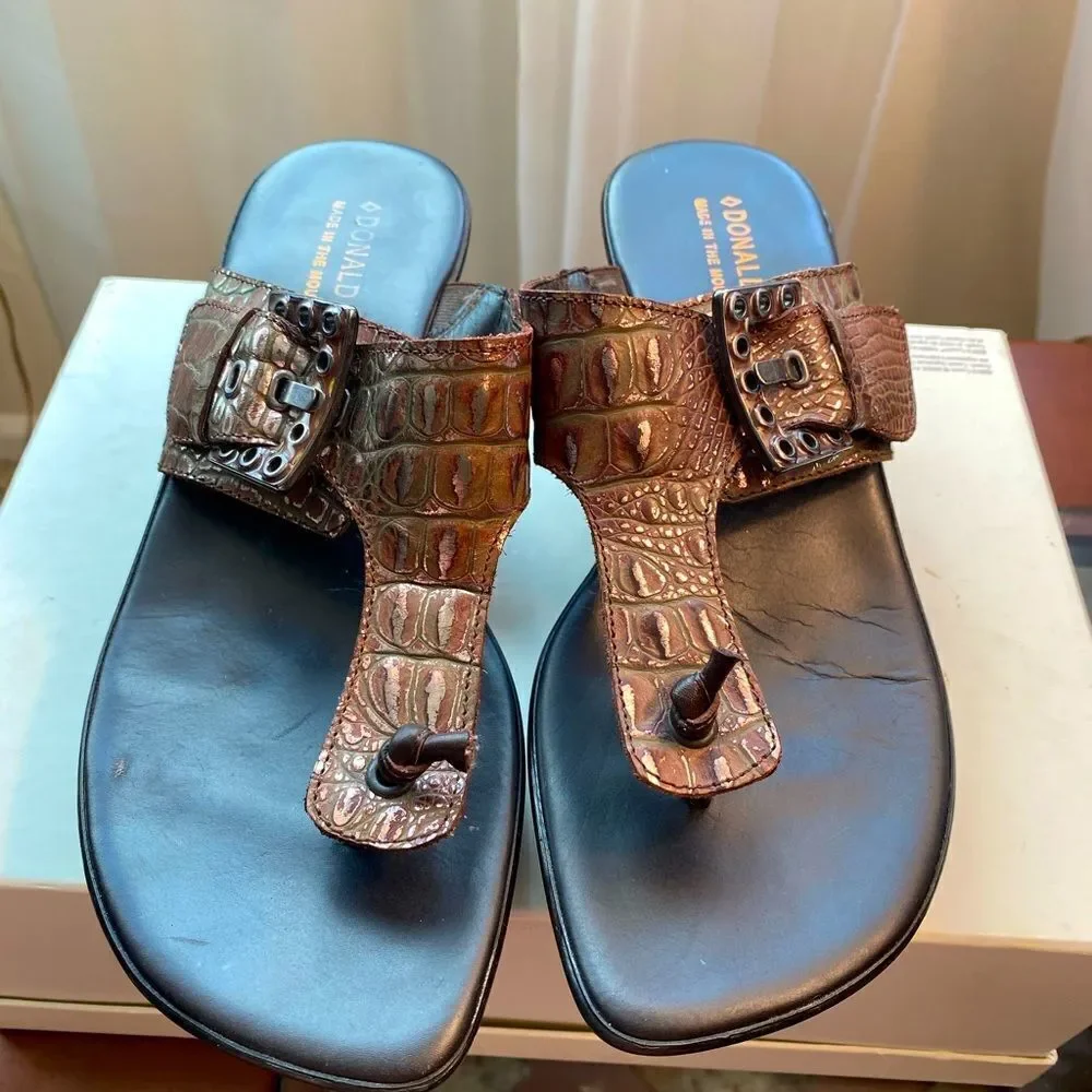Y2K vintage Donald J Pliner Croc Embossed Leather Wedge Sandals Buckle Slides 7
